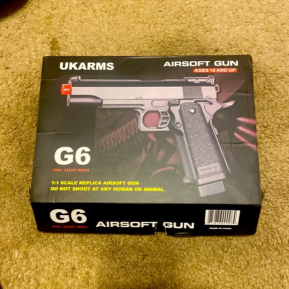 UKARMS Other - UKARMS G6 spring loaded airsoft pistol